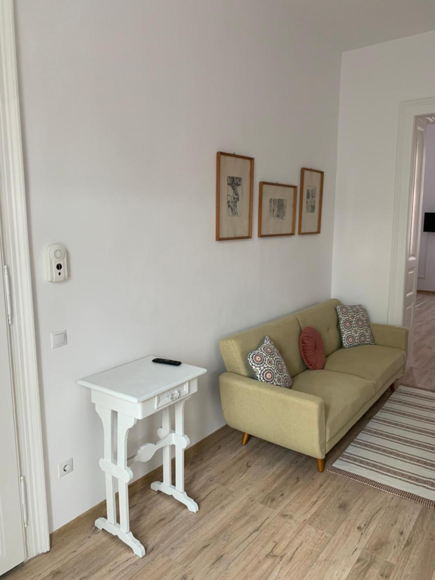 Charming Central Apartments Cluj-Napoca Ngoại thất bức ảnh